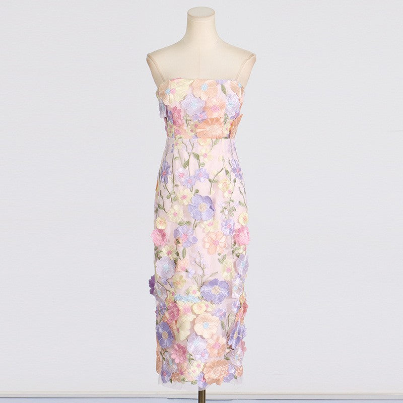 Lotus™ | Jurk met bloemenborduursel
